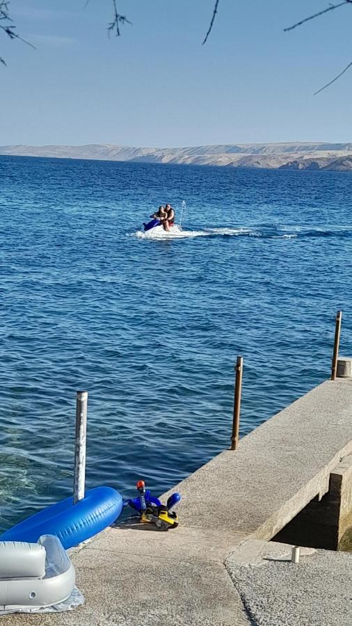 Apartmani Ivankovic Karlobag Esterno foto