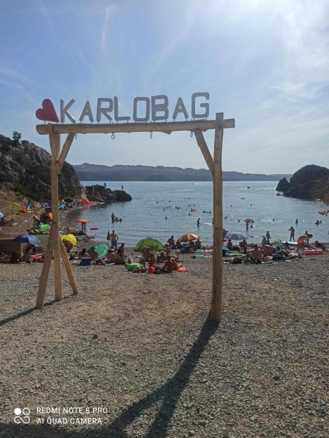 Apartmani Ivankovic Karlobag Esterno foto