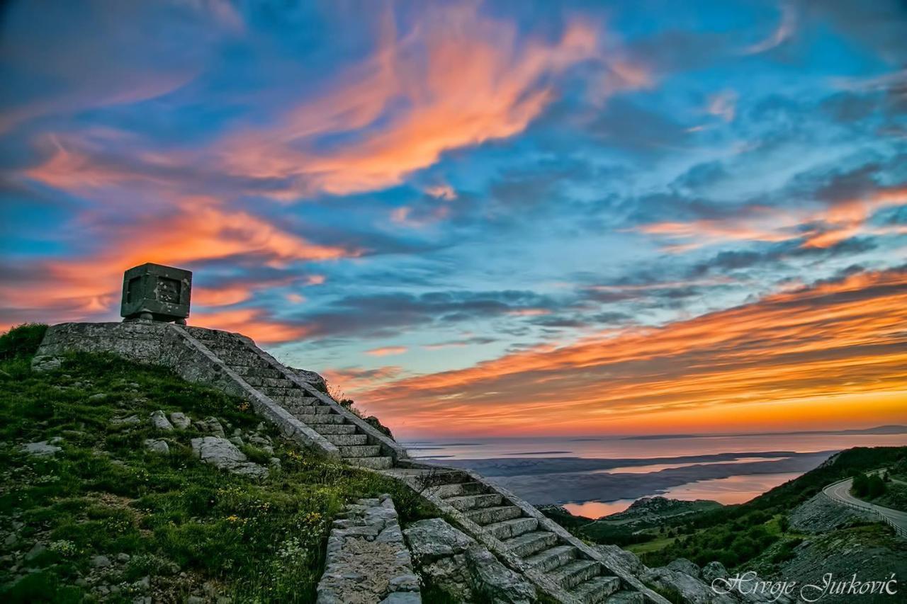 Apartmani Ivankovic Karlobag Esterno foto