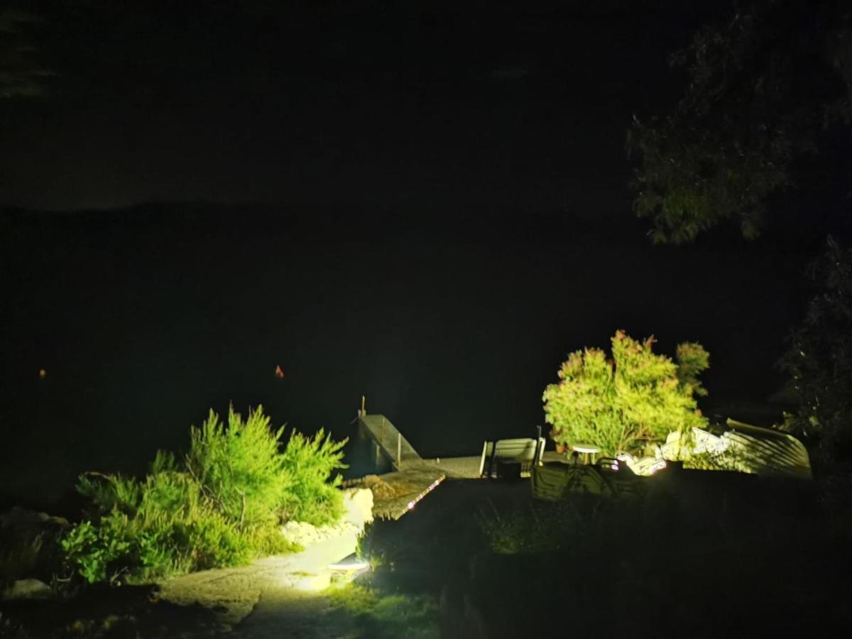 Apartmani Ivankovic Karlobag Esterno foto
