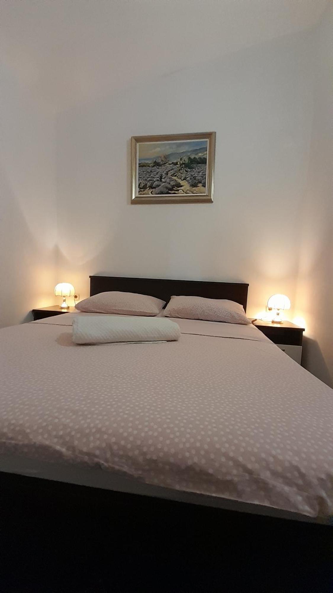 Apartmani Ivankovic Karlobag Camera foto